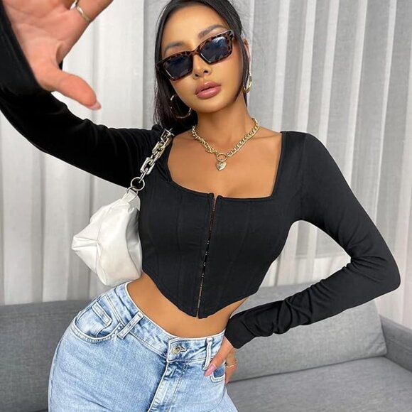 Asymmetrical hem long sleeve crop top - Picture 5 of 6